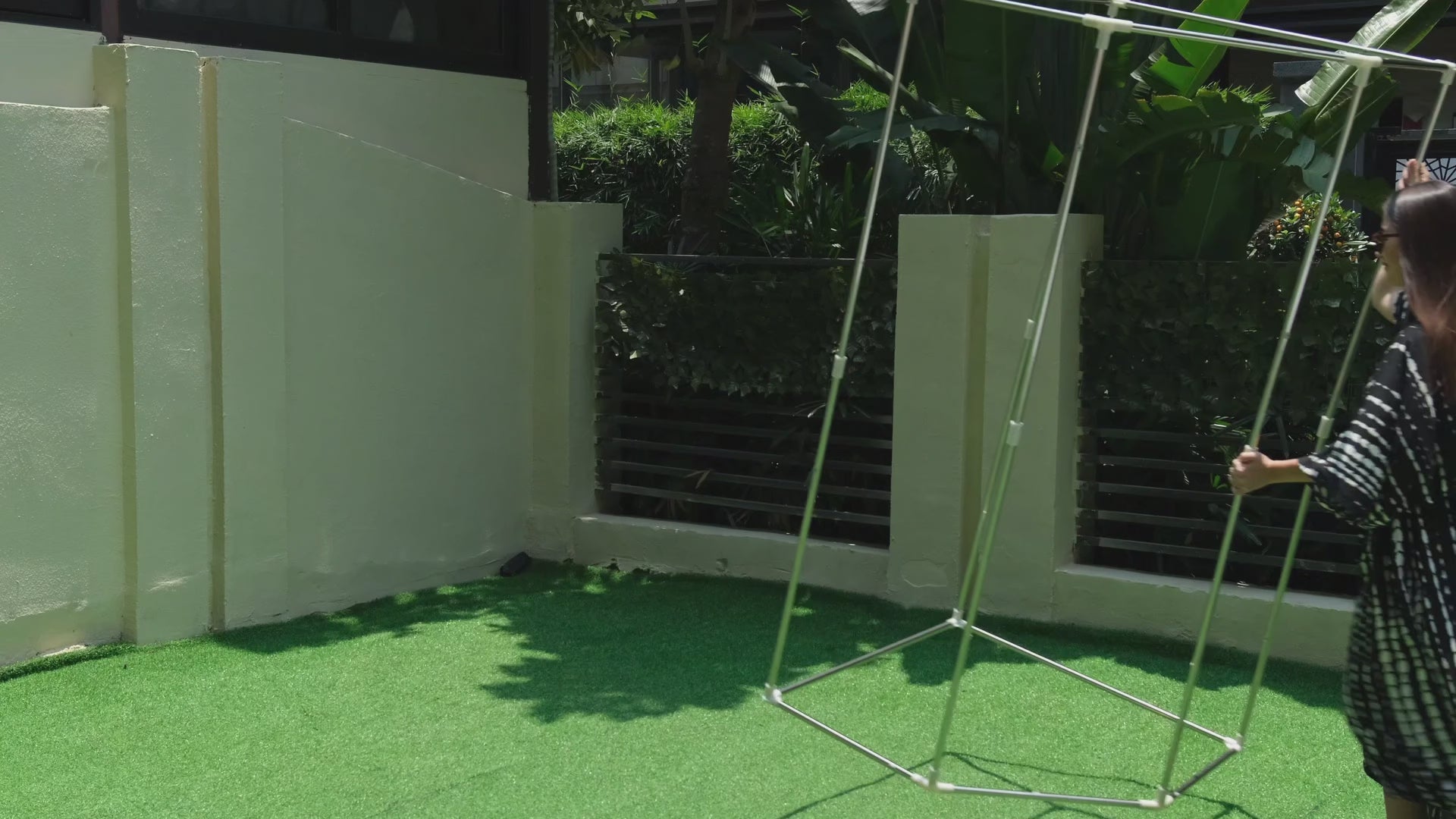 Load video: Icedragon Portable Steam Sauna with Red Light | Ice Tub Gift